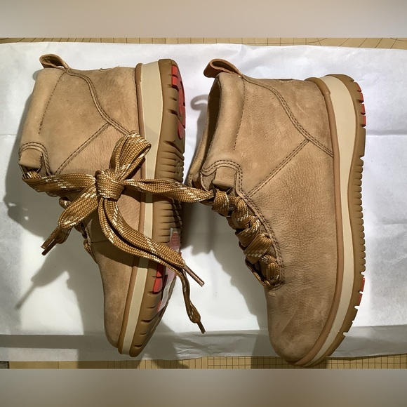 New UGG Tan Women’s Lakesider Ankle Boots - Picture 11 of 16